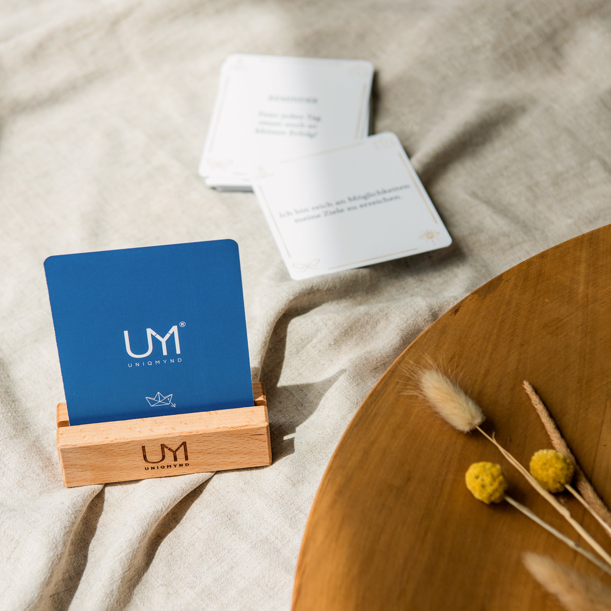 Holz -Tischaufsteller "Einzigartig" - UNIQMYND